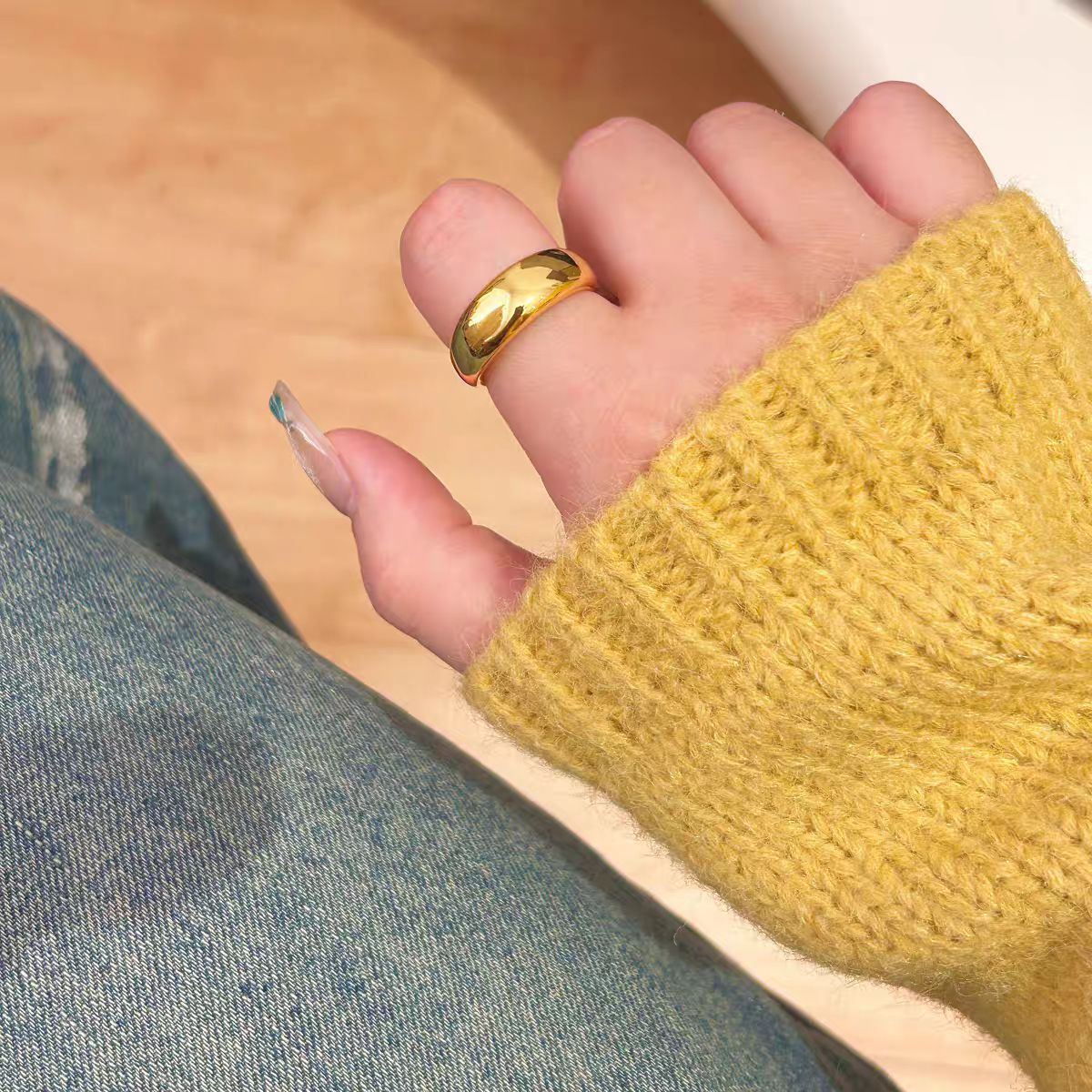 حلقة مغلقة للخبز النسائي باللو - مراجعة Photography Yellow وسعره